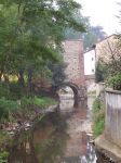 Un tratto del torrente Molgora a Vimercate, Lombardia. La parte orientale del paese è attraversato da questo torrente che nasce in provincia di Lecco CC BY 2.5, Collegamento