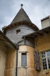 Una casa medievale a Romainmotier-Envy in Svizzera