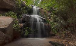 Una cascata nel Tupah Recreational Park nello stato del Kedah in Malesia