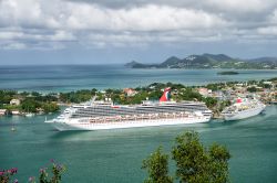 Una crociera sull'isola di Saint Lucia, porto di Castries