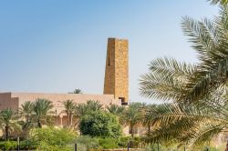 Una delle torri del castello di Diriyah (Arabia Saudita). Dal 2010 il quartiere Turayf di questa cittadina è stato dichiarato patrimonio Unesco.

