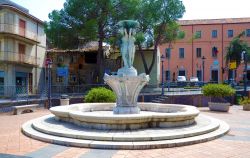 Una fontana nel centro storico di Motta Camastra, provincia di Messina, Sicilia.
