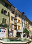 Una fontana nel cuore del borgo storico di Porrentruy, in Svizzera, Canton Jura. - © Sonia Alves-Polidori / Shutterstock.com