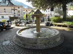 Una fontana nella cittadina di Marradi, Provincia di Firenze - © Zebra48bo - CC BY-SA 4.0, Wikipedia