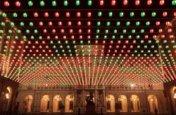 Una installazione in centro a Torino durante Luci d'Artista, periodo natalizio