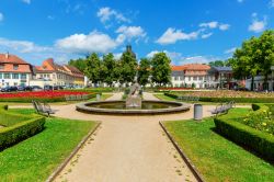 Una piazzetta con giardino nella città di Bamberga, Germania - © Christian Mueller / Shutterstock.com