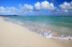 Una bella spiaggia tropicale, isola di Cayo Guillermo, nord di Cuba