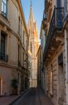 Una viuzza del centro storico di Montpellier, sud della Francia, famosa destinazione turistica.

