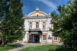 La Facoltà di Biologia dell'Università di Irkutsk (Russia) in una giornata estiva - © Julia Kuzenkova / Shutterstock.com