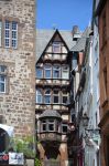 Uno scorcio del borgo storico di Marburgo in Germania cone le sue case tipiche - © D.serra1 / Shutterstock.com