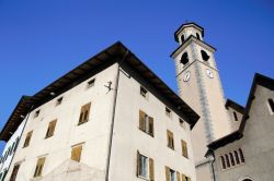 Uno scorcio del centro storico di Tuenno in Trentino Alto Adige.
