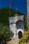 Uno scorcio della fortezza medievale di Menthon-Saint-Bernard il castello vicino a Annecy in Francia