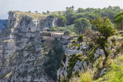 Uno scorcio della gola tra le montagne di Cassibile in Sicilia