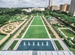 Veduta aerea del McGovern Centennial Gardens a Hermann Park, Houston, Texas. I giardini, aperti al pubblico nel dicembre 2014, sono stati progettati da Hoerr Schaudt, un famoso studio di architettura ...