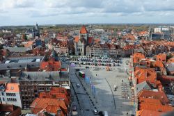 Veduta panoramica sulla città di Tournai dal campanile della cattedrale, Belgio.
