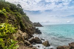 Veduta posteriore dell'isola del Grano Dorato all'arcipelago di Coiba, Panama.

