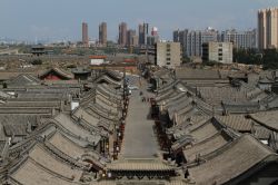 Veduta sui tetti nell'antico distretto di Hutong a Datong, Cina.

