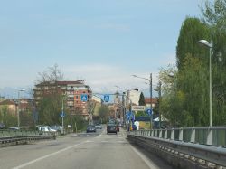 Vista di Chivasso fotografata dal ponte sul fiume Po. La città è chiamata la Porta del Canavese, regione storica del Piemonte - © Claudio Divizia / Shutterstock.com