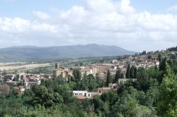 Vista panoramica di Chianni in Toscana, provincia di Pisa - © LigaDue - CC BY-SA 4.0, Wikipedia