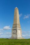 Yarborough Monument sull'isola di Wight (Inghilterra) a Culver Down. Questo enorme monumento in granito su basamento in pietra è stato collocato a Culver Down nel 1860 dopo essere ...