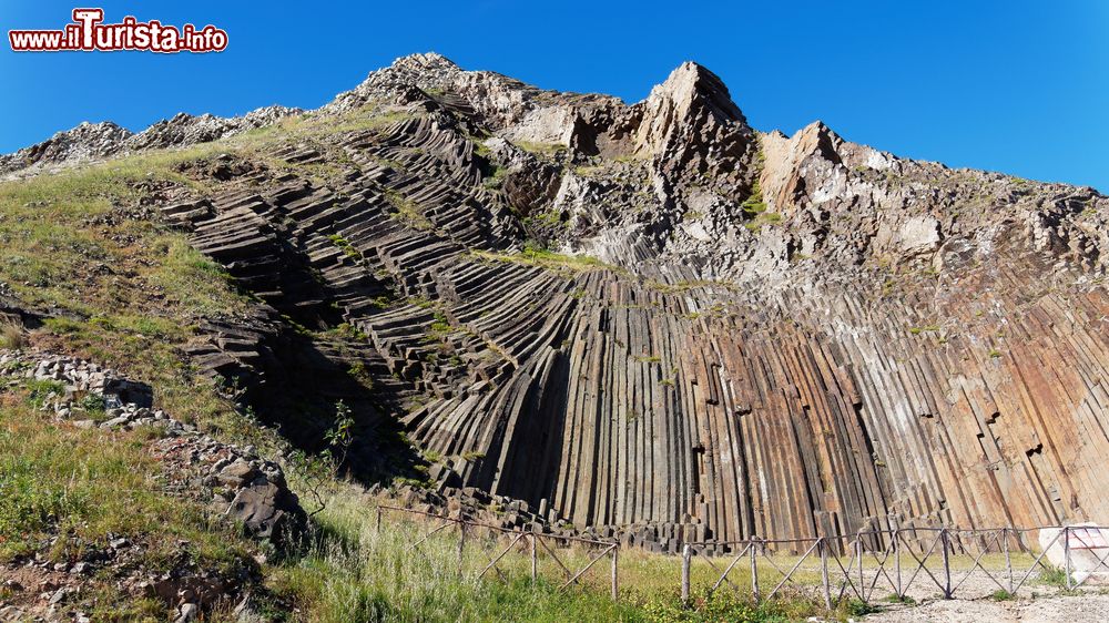 Immagine Il Pico de Ana Ferreira è uno dei rilievi principali dell'isola di Porto Santo, nell'arcipelago portoghese di madeira.