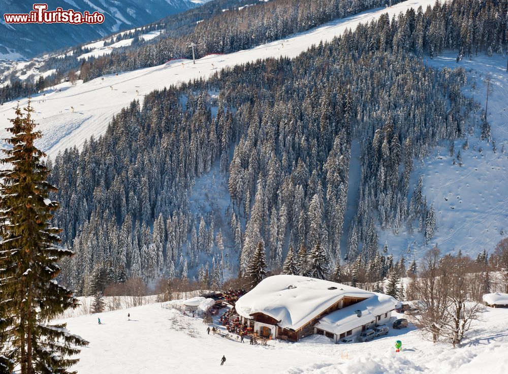 Immagine Piste da sci innevate a Saalbach-Hinterglemm, Austria.