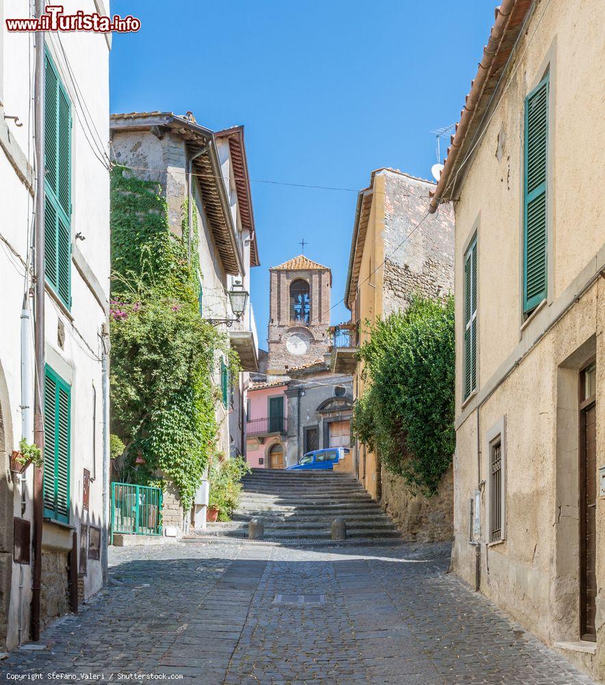 Immagine Una pittoresca immagine di Anguillara Sabazia, provincia di Roma, Lazio - © Stefano_Valeri / Shutterstock.com