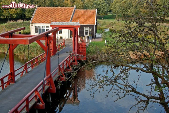 Immagine Un ponte antico a  Bourtange, Paesi Bassi  - © Wil Tilroe-Otte / Shutterstock.com