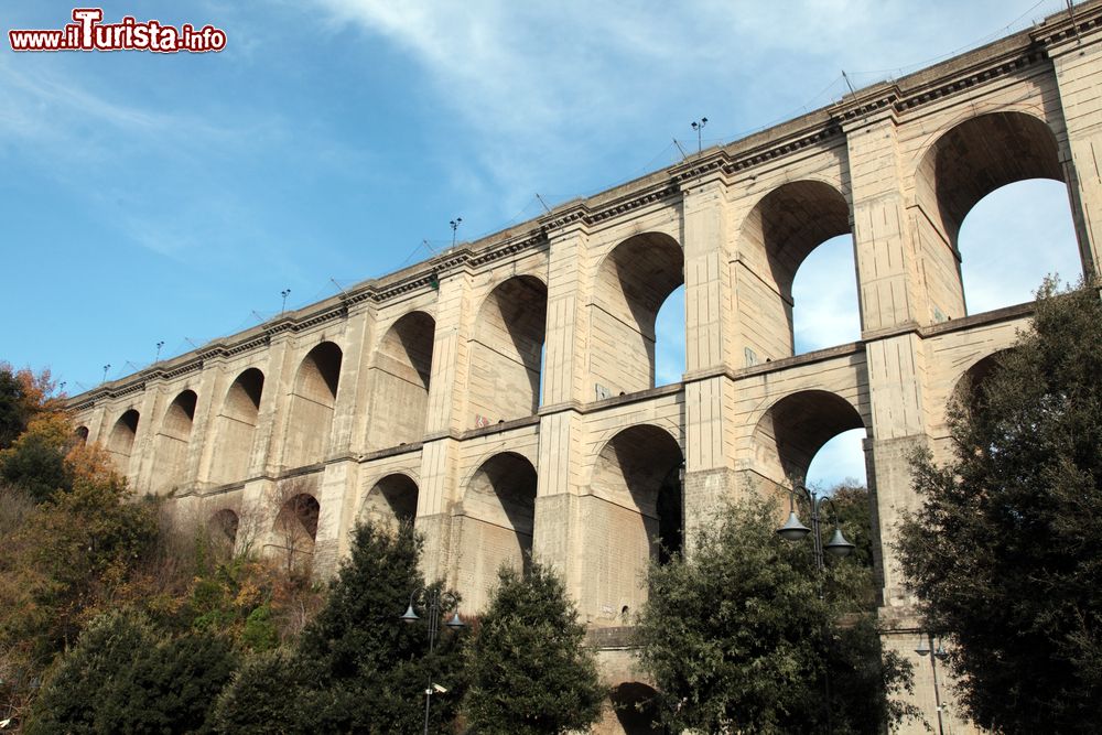 Immagine Ponte stradale che conduce ad Ariccia, comune del Lazio