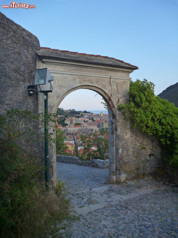 Immagine Porta di accesso al Castello di Finalborgo