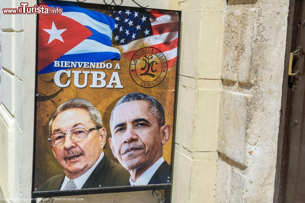 Immagine Un poster lungo una strada dell'Avana dà il benvenuto al presidente americano Barack Obama per la sua storica visita a Cuba - © GagliardiImages / Shutterstock.com