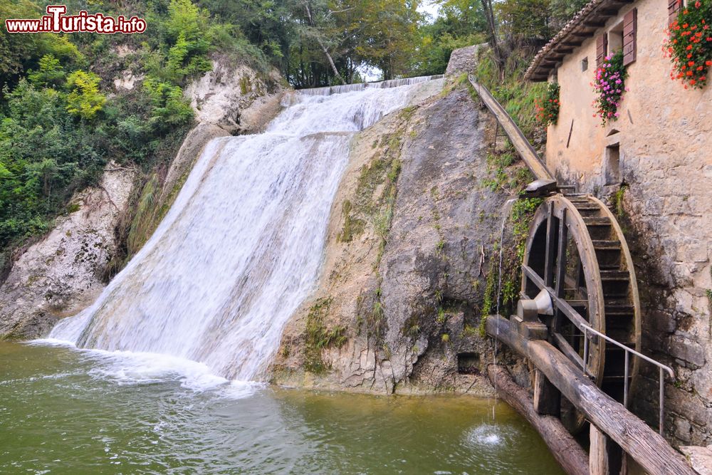 Immagine Refrontolo, il Molinetto della Croda, antico mulino della provincia di Treviso.