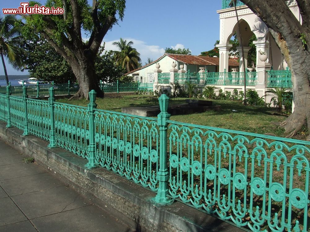 Immagine La ringhiera del Palacio de Valle, uno degli edifici più conosciuti di Cienfuegos, Cuba.