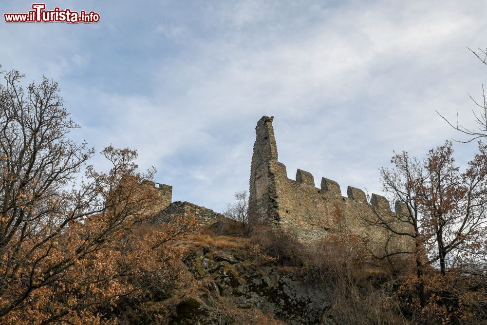 Immagine Rovine medievali a Cly, frazione di Saint-Denis, non lontano da Aosta