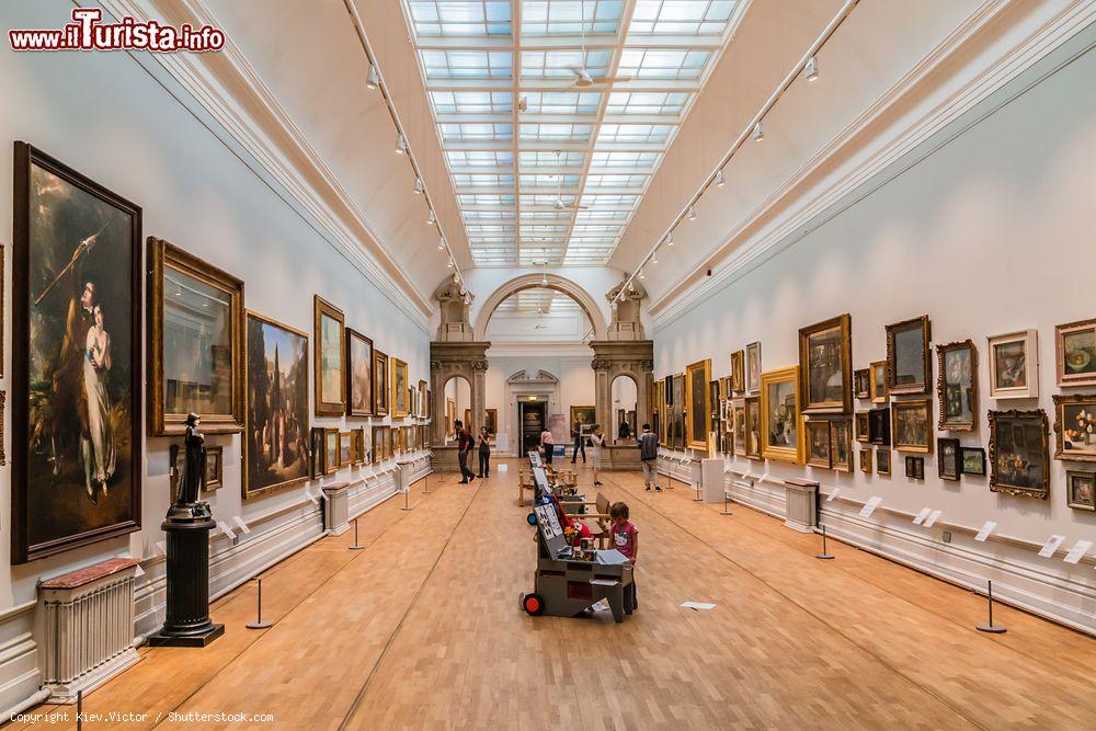 Immagine L'interno di una sala della galleria d'arte al castello di Nottingham, Inghilterra - © Kiev.Victor / Shutterstock.com