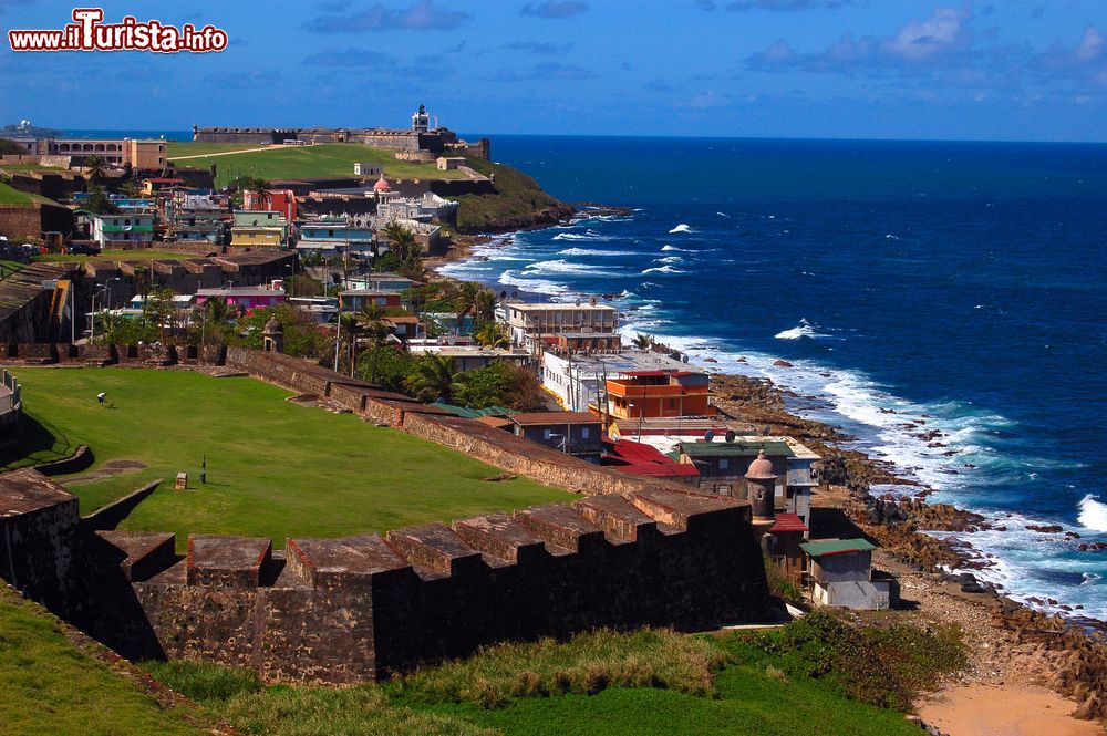 Immagine San Juan, Porto Rico, vista dall'alto (Stati Uniti d'America). La maggior parte delle attrazioni cittadine si trova nella Old San Juan.