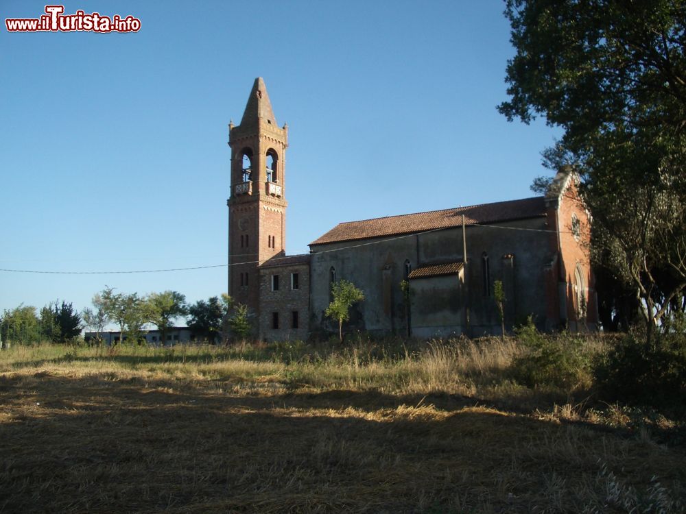 Immagine Sanfatucchio, Lago Trasimeno: la Chiesa di San Felice (Umbria)