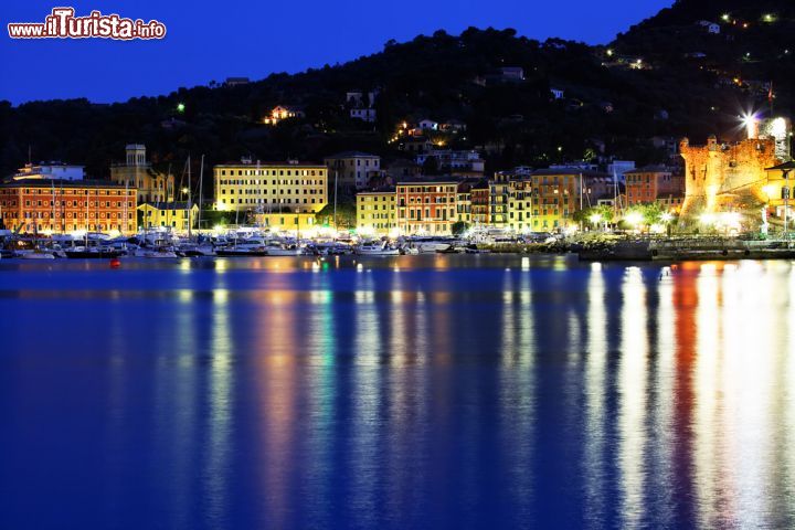 Immagine Santa Margherita Ligure fotografata di notte, Riviera di levante (Liguria) - © Mikadun / Shutterstock.com