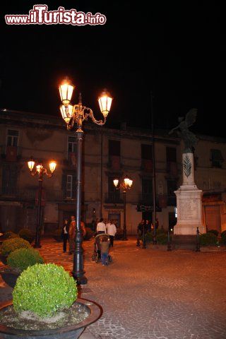 Immagine Saviano vista notturna di Piazza Vittoria