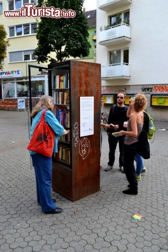 Immagine Piccolo box per lo scambio dei  libri a Francoforte sul Meno (Germania)