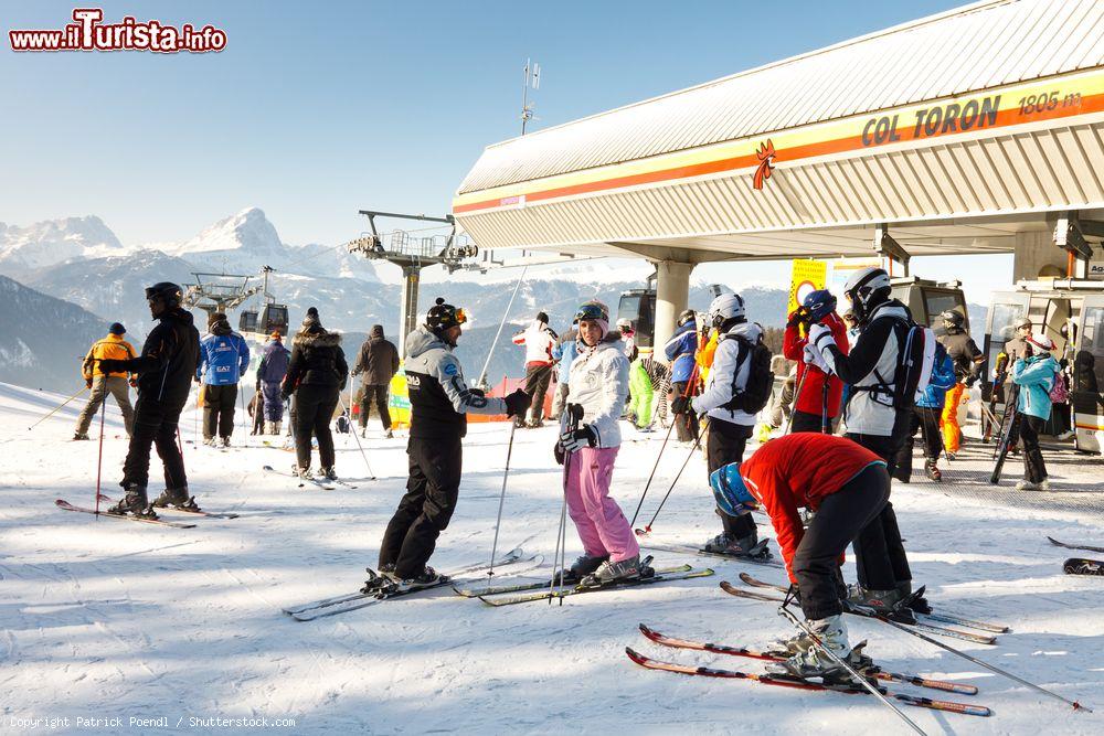 Immagine Sciare a Plan de Corones (Kronplatz) la stazione sciistica sopra Brunico in Alto Adige - © Patrick Poendl / Shutterstock.com