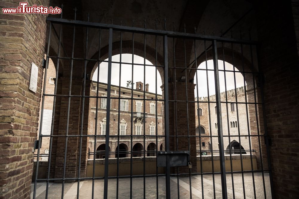 Immagine Scorcio del Municipio di Fabriano nelle Marche