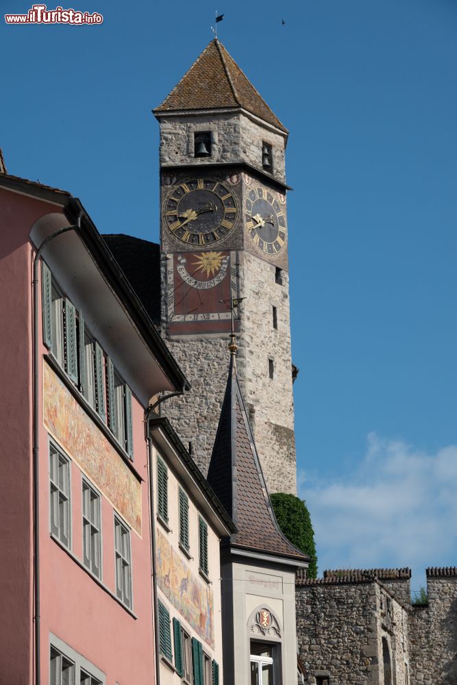Immagine Uno scorcio dell'antico castello di Rapperswil nel Cantone di San Gallo, Svizzera, in una giornata di sole.
