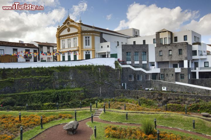 Immagine Uno scorcio di Ribeira Grande sull'isola di Sao Miguel, Azzorre - © 124230253 / Shutterstock.com