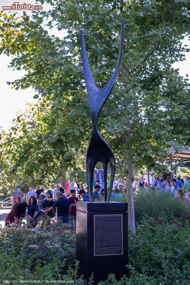 Immagine Scultura "Bronze Feminine One" in un parco di Seattle, Washington - © Bandersnatch / Shutterstock.com