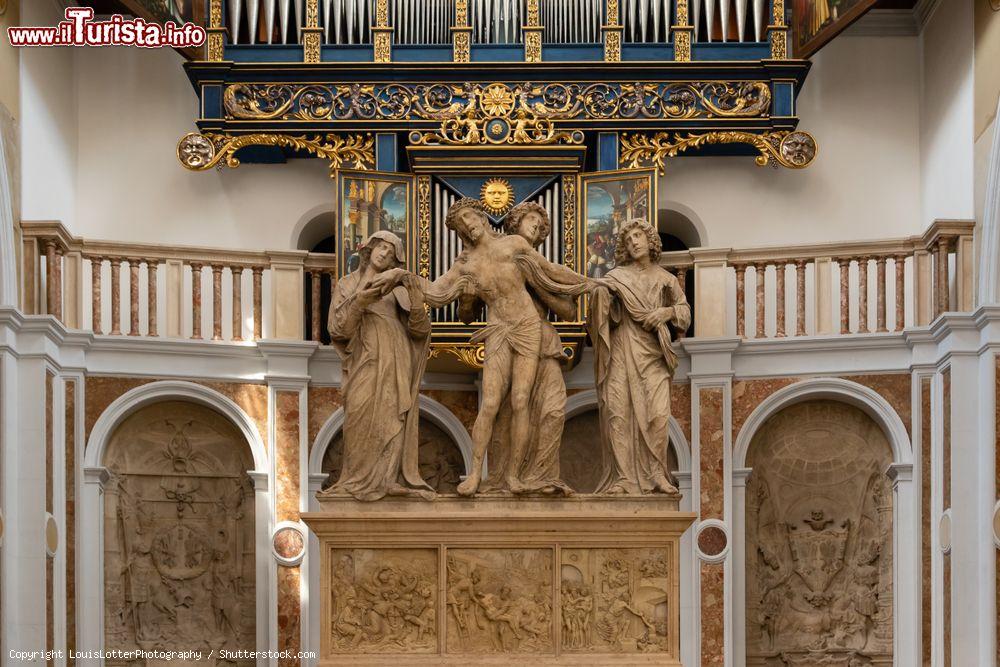 Immagine Sculture dell'altare maggiore nella chiesa di Sant'Anna a Augusta, Germania - © LouisLotterPhotography / Shutterstock.com