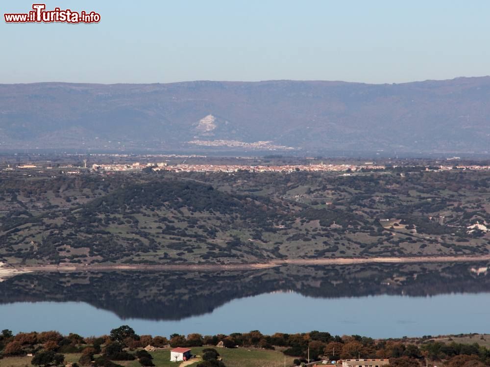 Immagine Sedilo in Sardegna Panorama della cittadina - © Gianni Careddu - CC BY-SA 3.0, Wikipedia