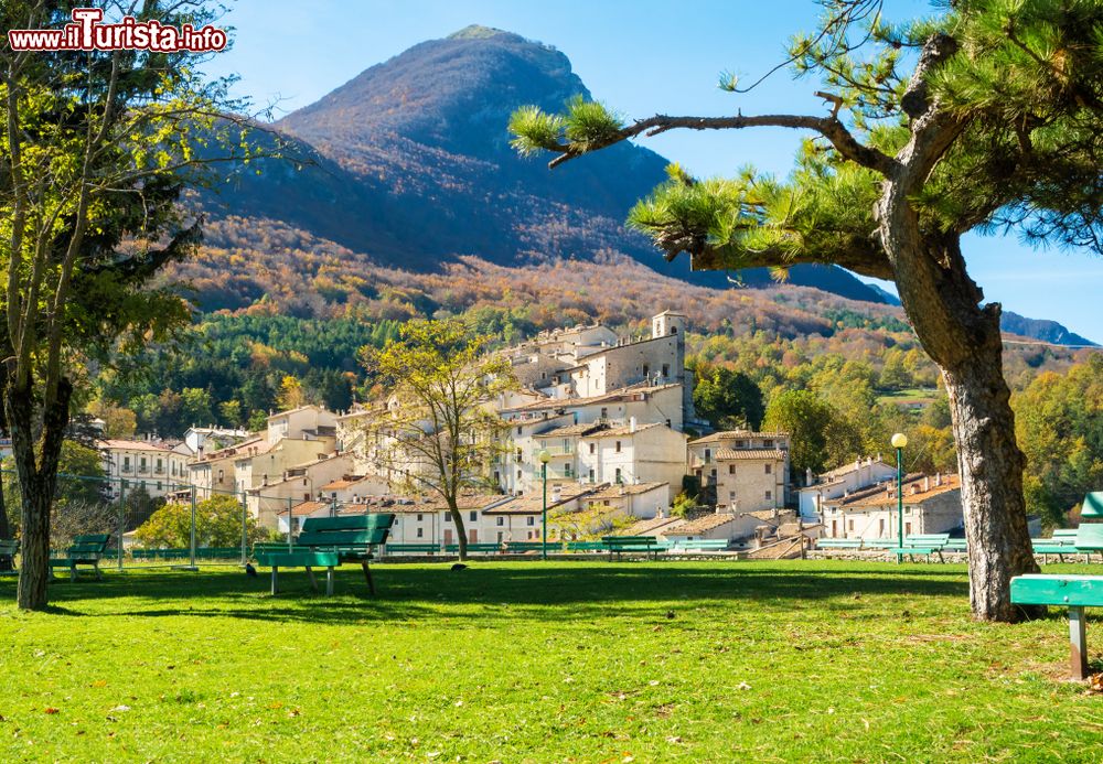 Immagine Escursione in estate nel villaggio di Civitella Alfedena in Abruzzo