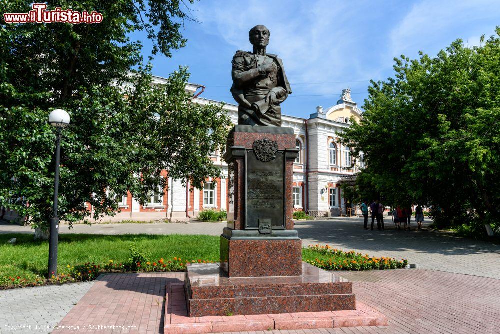 Immagine Il monumento a Graf Speransky nella zona della Piazza Kirov a Irkutsk (Russia) - © Julia Kuzenkova / Shutterstock.com