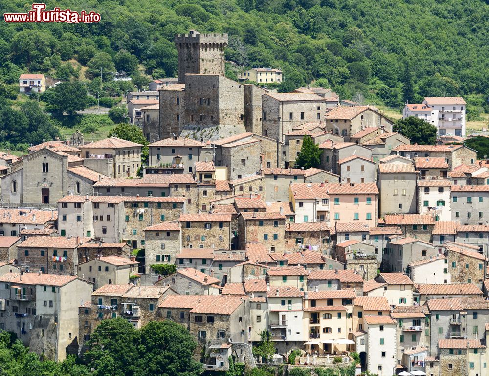 Immagine Il villaggio di Arcidosso si erge sulle pendici del Monte Amiata in Toscana